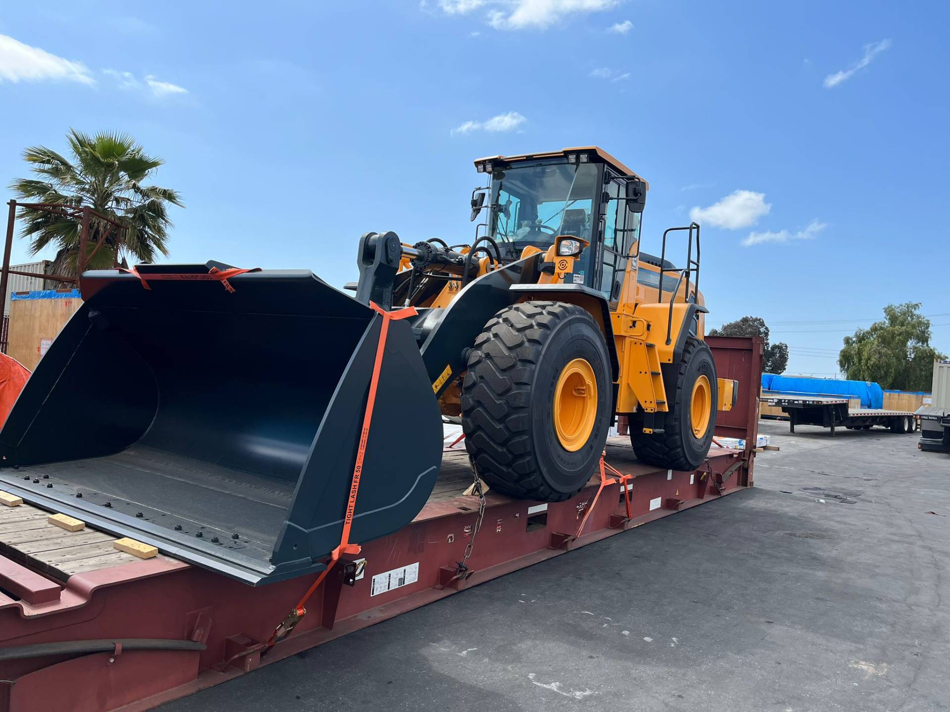 Header 2 2023 05 10 Los Angeles Yard1 1