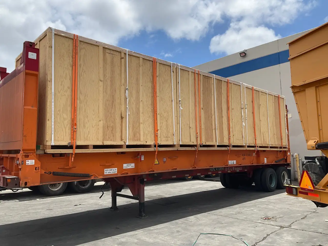 Cargomax Worldwide Logistics 2023 05 10 cargues maquinaria los angeles7